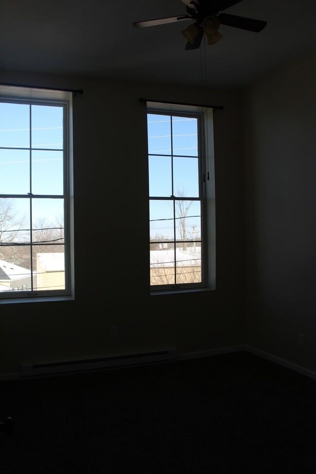 Building Photo - 253 State St