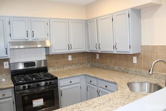 Building Photo - 240 Hidden Woods Ct