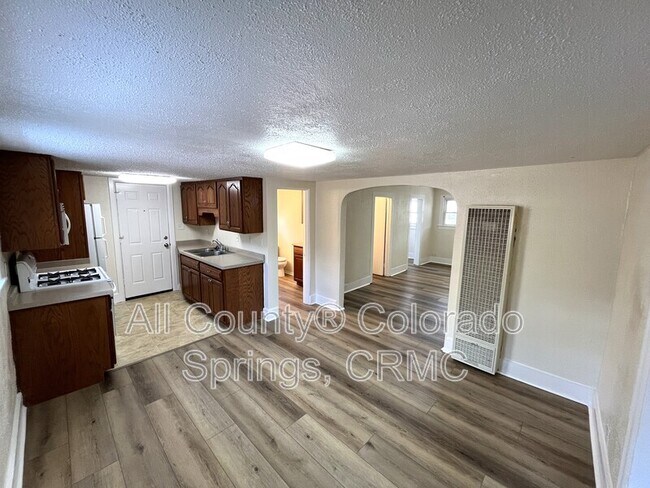 Foto del edificio - 3622 W Pikes Peak Ave