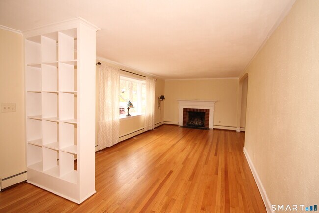 Building Photo - 48 Meadow Farms Rd