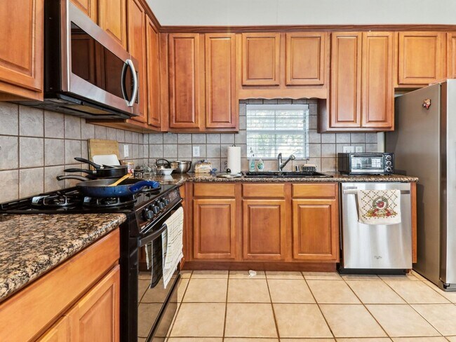 Building Photo - 3 Bedroom Single Family Home in Dallas