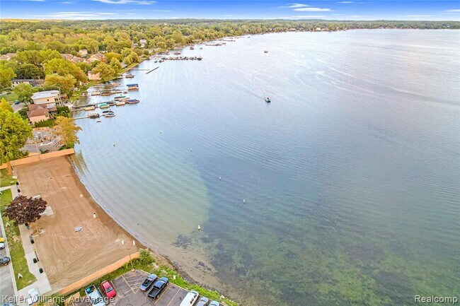 Foto del edificio - 855 S Pontiac Trail