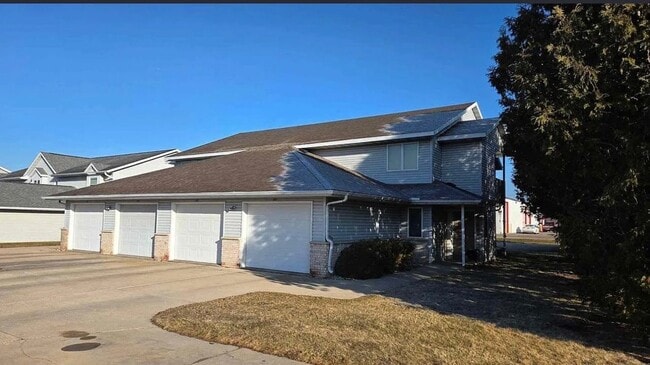Building Photo - 601 Seminole Way