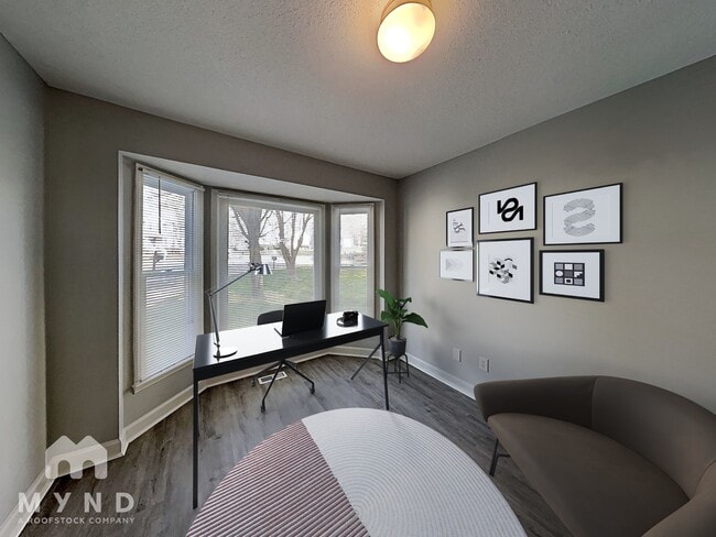 Building Photo - 904 Clifford Dr