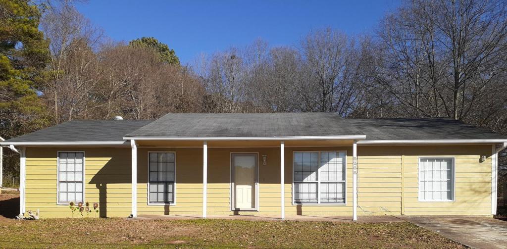 8208 b Rd House for Rent in Riverdale, GA