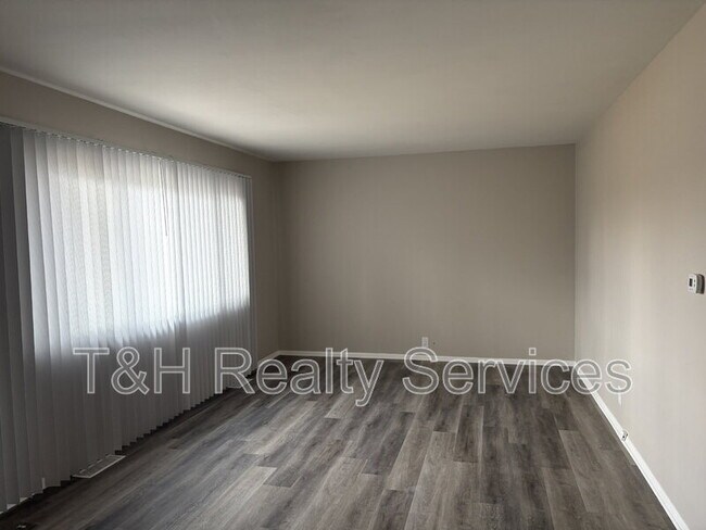 Building Photo - 3612 N Linden St