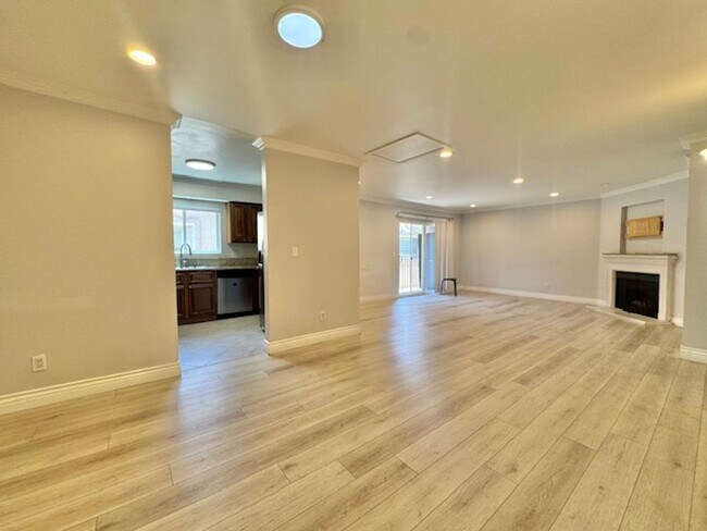 Foto del edificio - Stylish Burbank Condo with Modern Touches ...