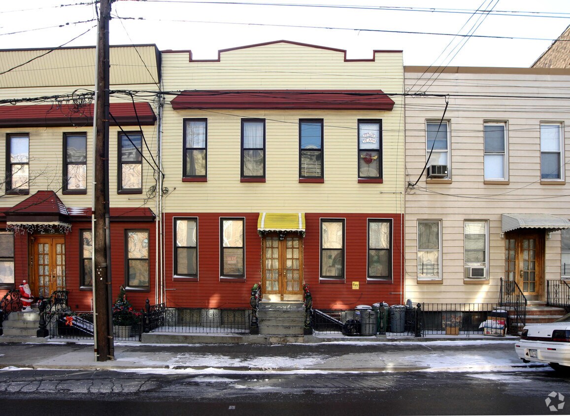 Primary Photo - 508 Woodward Ave
