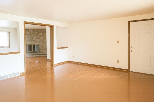 Foto del edificio - 2735 Alder Creek Dr N