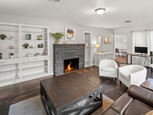 Building Photo - 6208 Walnut Hills Dr