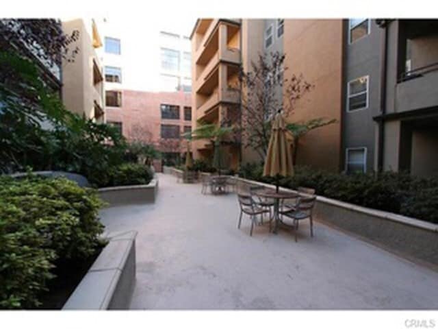 Foto del edificio - 838 Pine Ave