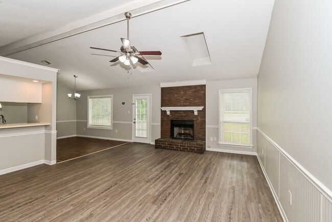 Building Photo - 252 Sandalwood Dr