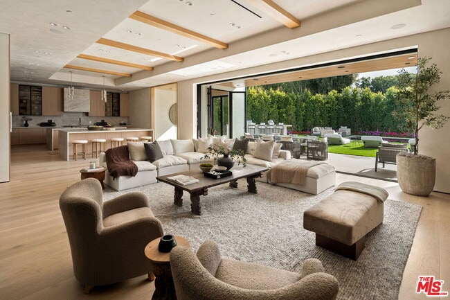 Foto del edificio - 10386 Strathmore Dr