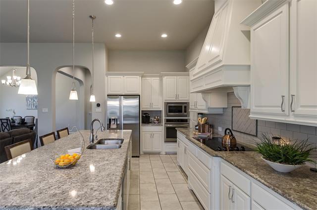 Foto del edificio - 221 Canterbury Ct