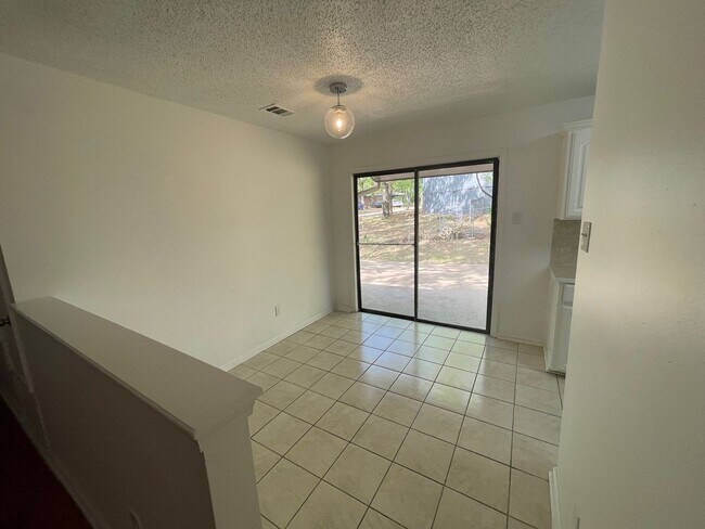 Foto del edificio - 5423 Pike Ave