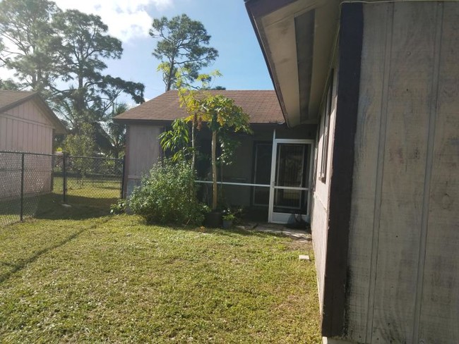 Building Photo - 2/2 Villa in Country Grove