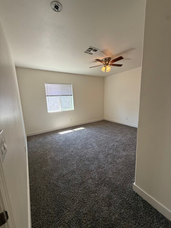 Foto del edificio - 2828 E Chipman Rd