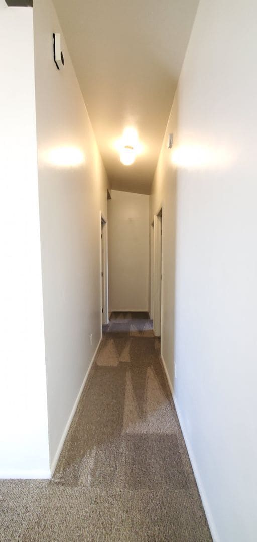 Building Photo - 920 &amp; 920 1/2 Crist Dr