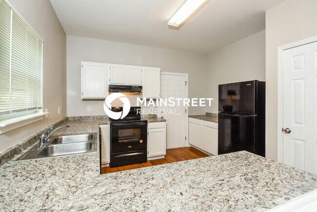 Building Photo - 6 Bedroom Pet-Friendly Home in Atlanta, GA with Main Street Renewal