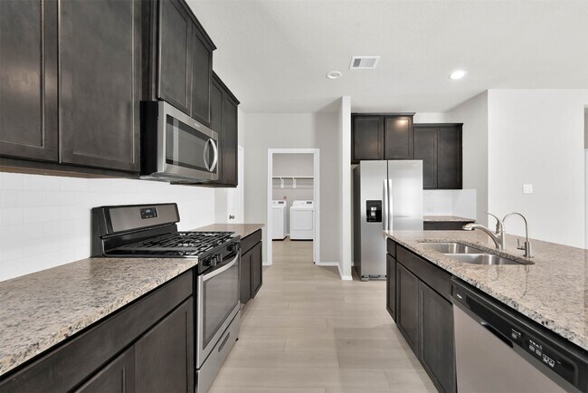 Foto del edificio - 9269 Inland Leather Ln