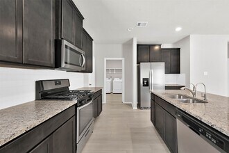 Building Photo - 9269 Inland Leather Ln