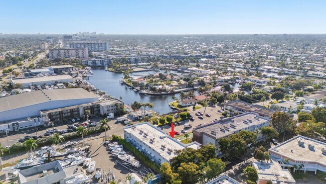 Building Photo - 1971 SE 5th Ct