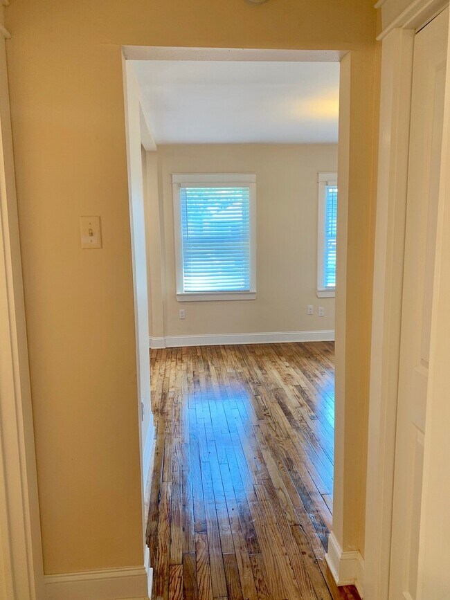 Building Photo - 9540 Stroelitz St