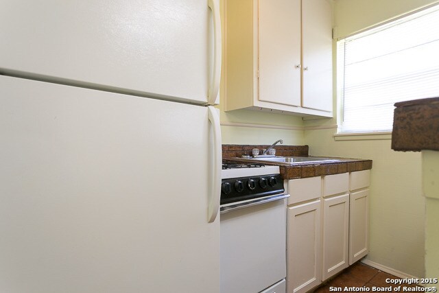 Foto del edificio - 801 Eleanor Ave