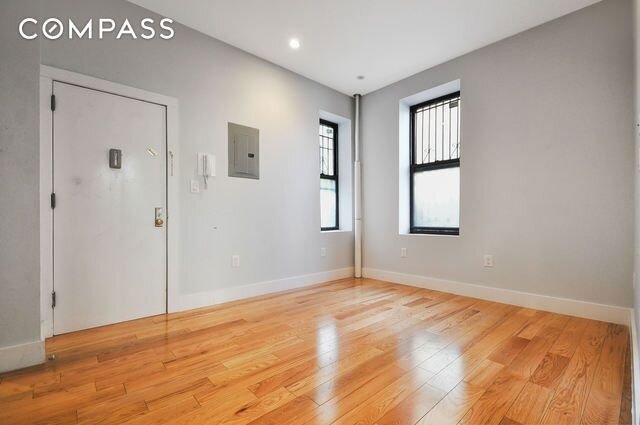 Building Photo - 175 E 105th St