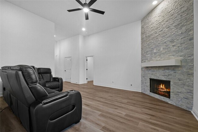 Building Photo - 7105 SW High Meadow Blvd