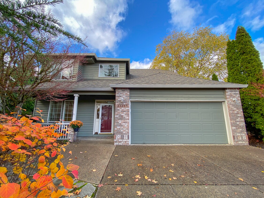 Primary Photo - Beautiful 4 Bed + 2.5 Bath Home in Portlan...