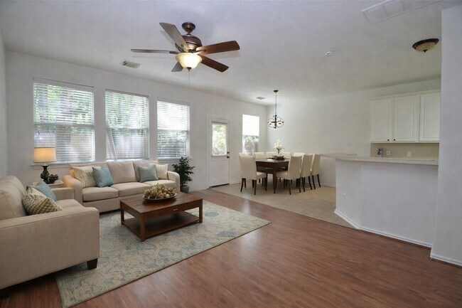 Foto del edificio - 226 W Stedhill Loop