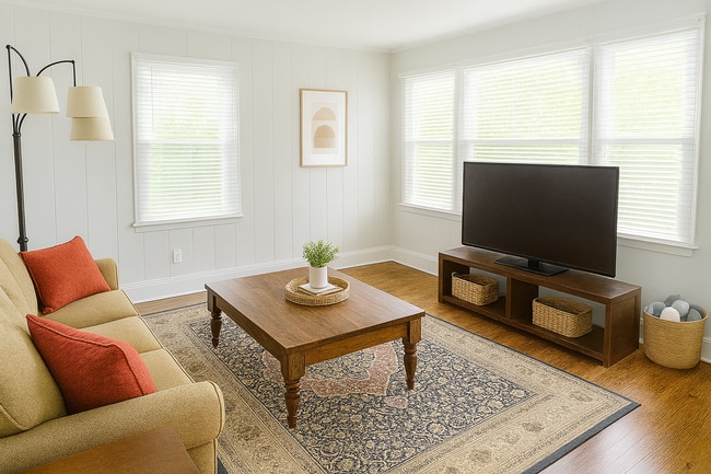 Photo - 931 Norland Rd House