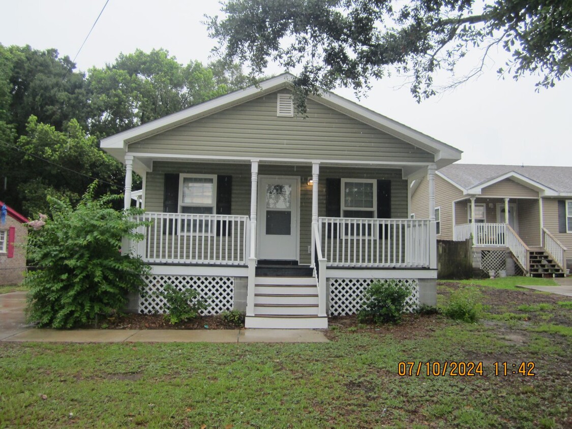 Primary Photo - 2BR/1BA Single Family Home in Pascagoula. ...