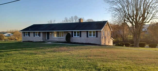 Vista frontal - 12402 Buchanan Trl W