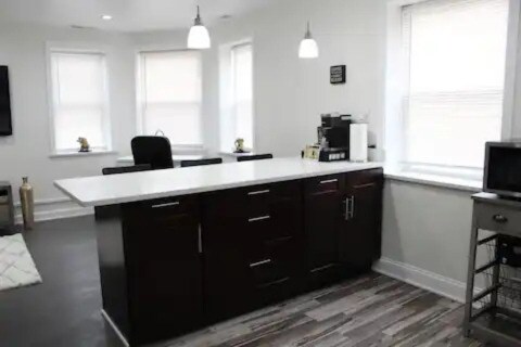 Foto del edificio - 3000 W Belmont Ave