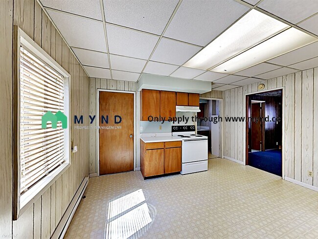 Building Photo - 1 br, 1 bath  - 704 N Naches Ave Apt B Apt B