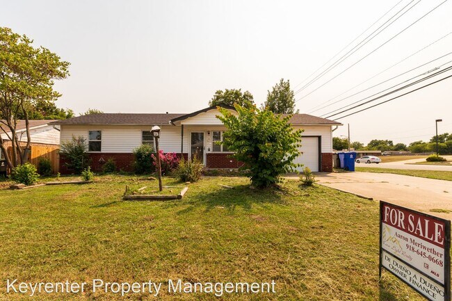 Building Photo - 3 br, 1 bath House - 521 W Knoxville St