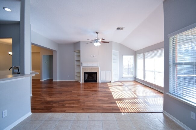 Building Photo - 31 Rolling Ridge Ct