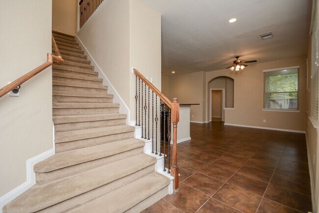 Foto del edificio - 22 Cheswood Manor Drive