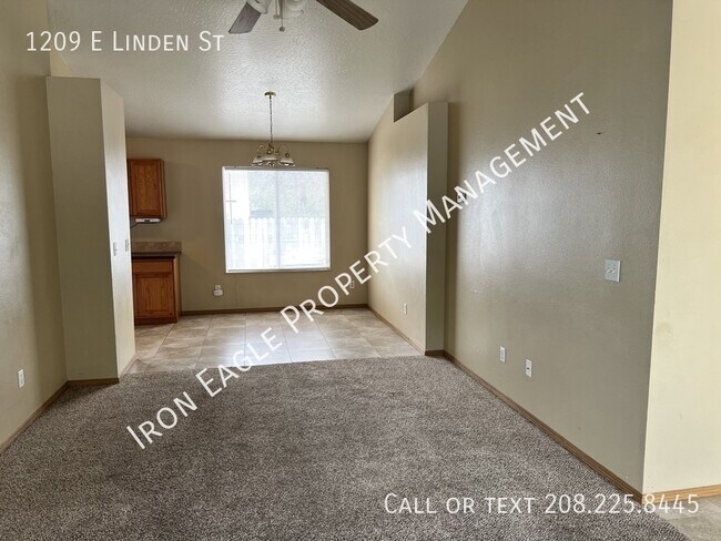 Foto del edificio - 1209 E Linden St