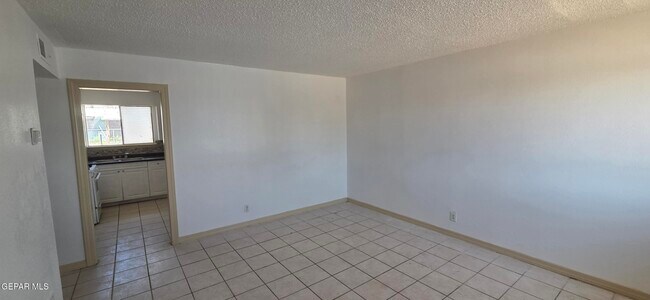 Foto del edificio - 10377 Redwood St