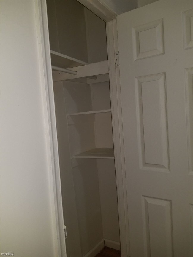 Building Photo - 2 br, 1 bath Apartment - 227 Eldert St