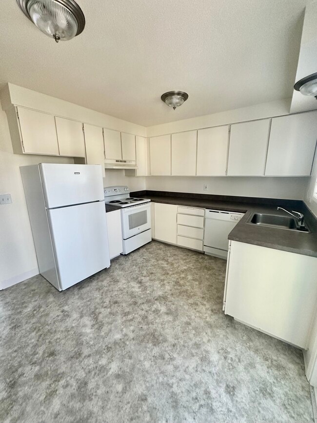 Building Photo - JFJ Properties