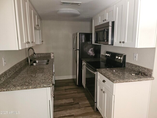 Foto del edificio - 1115 N 84th Pl