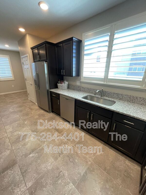 Foto del edificio - 3214 Sterling Ridge Cir