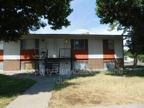 Building Photo - 2860 Elm Cir
