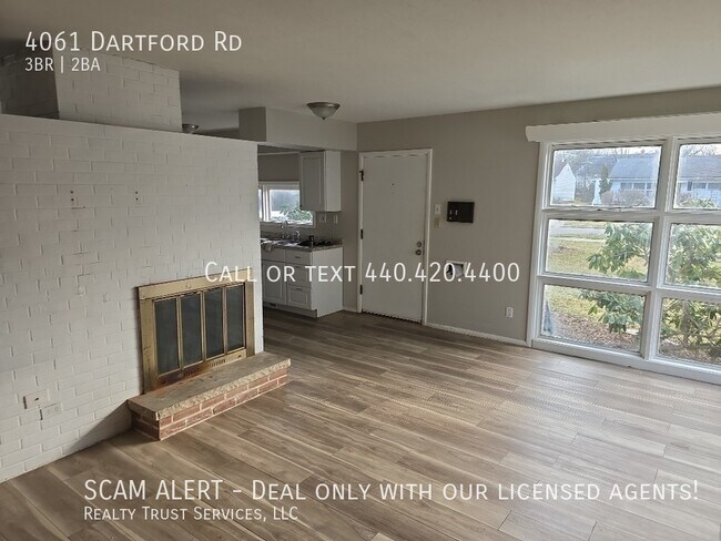 Building Photo - Great, Comfortable 3 bedroom 2 bathroom ho...