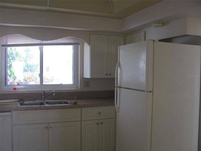 Foto del edificio - 3041 Tyrone Ln