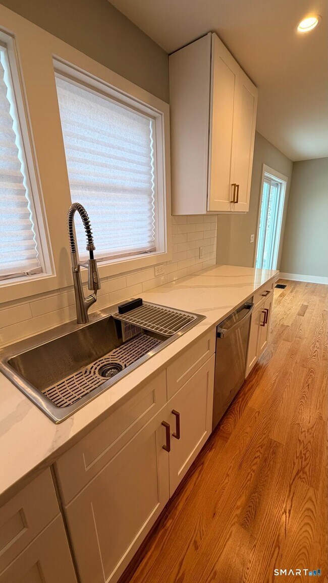 Foto del edificio - 20 Bouton St